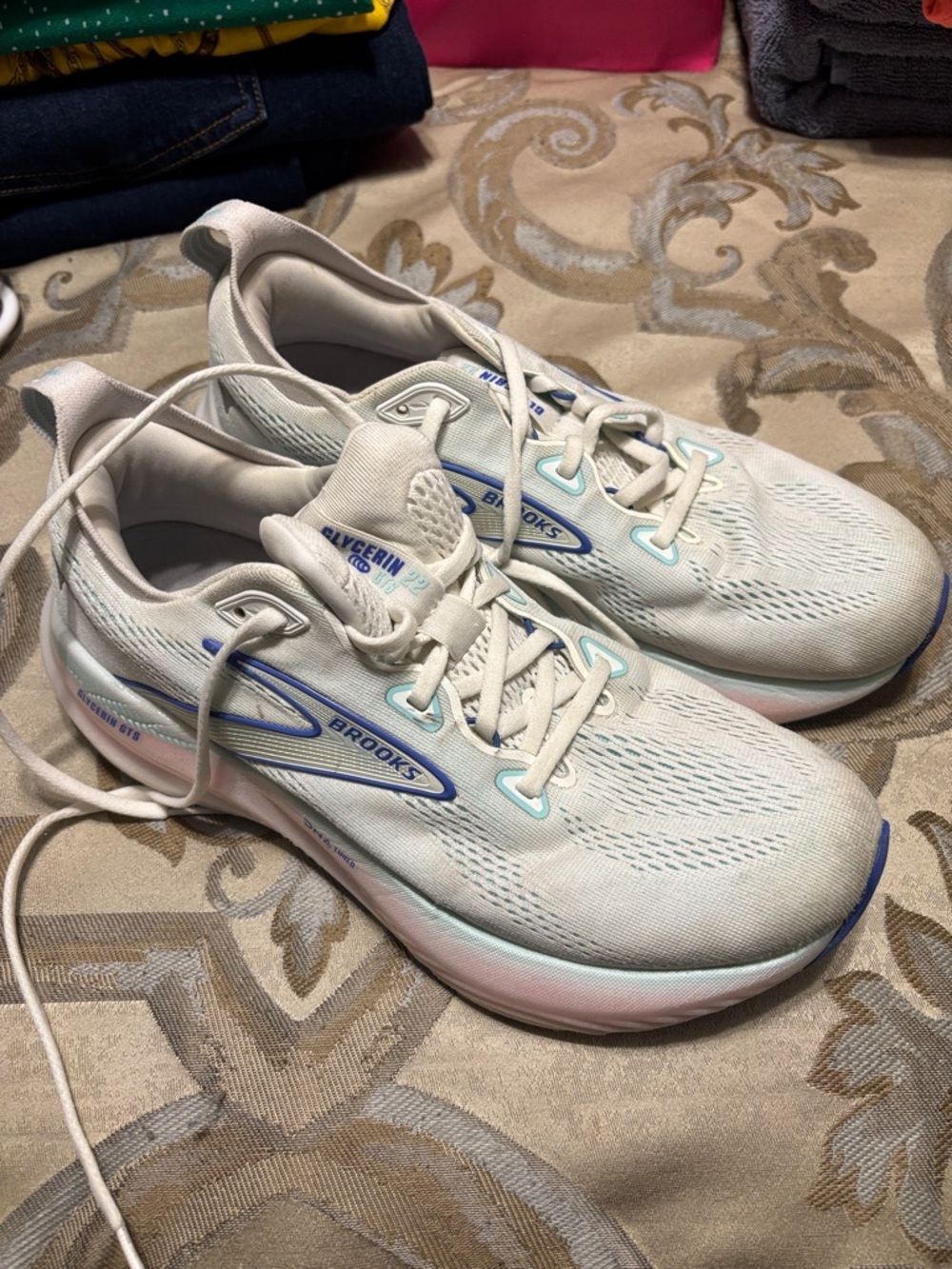 Brooks Women’s White Running Sneakers with Light Blue Accents